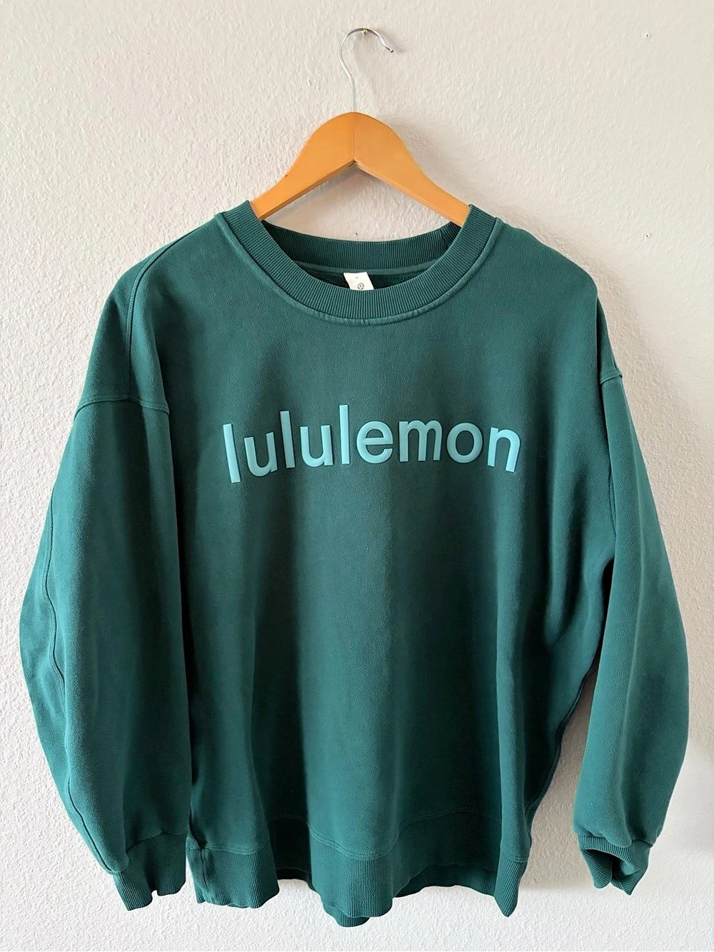 lululemon All Yours Crew Women's Logo Sweatshirt in Green